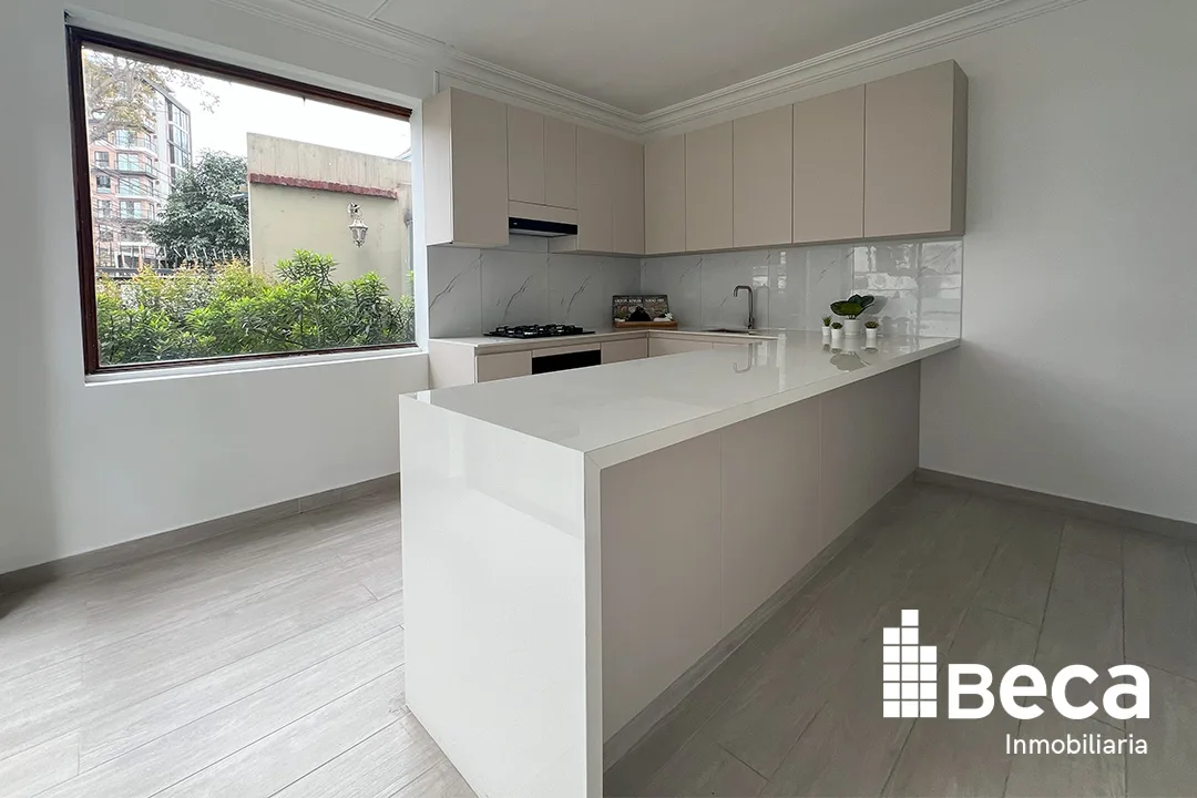 Piedra sinterizada una opción práctica y elegante para tu cocina