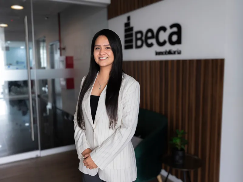 Nathally Vera, Coordinadora de Desarrollo Inmobiliario de BECA Inmobiliaria